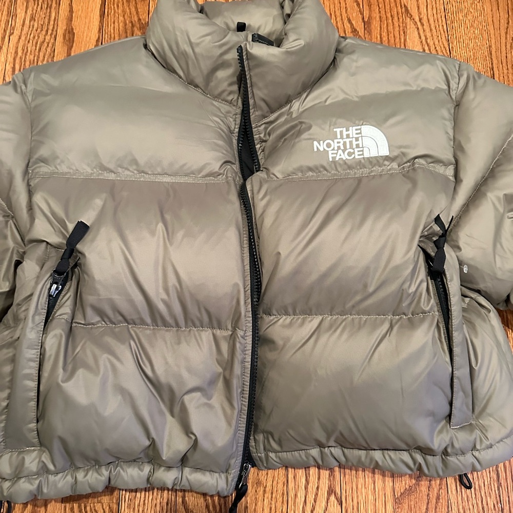 The North Face Women's Taupe Puffer Jacket - Picture 3 of 7